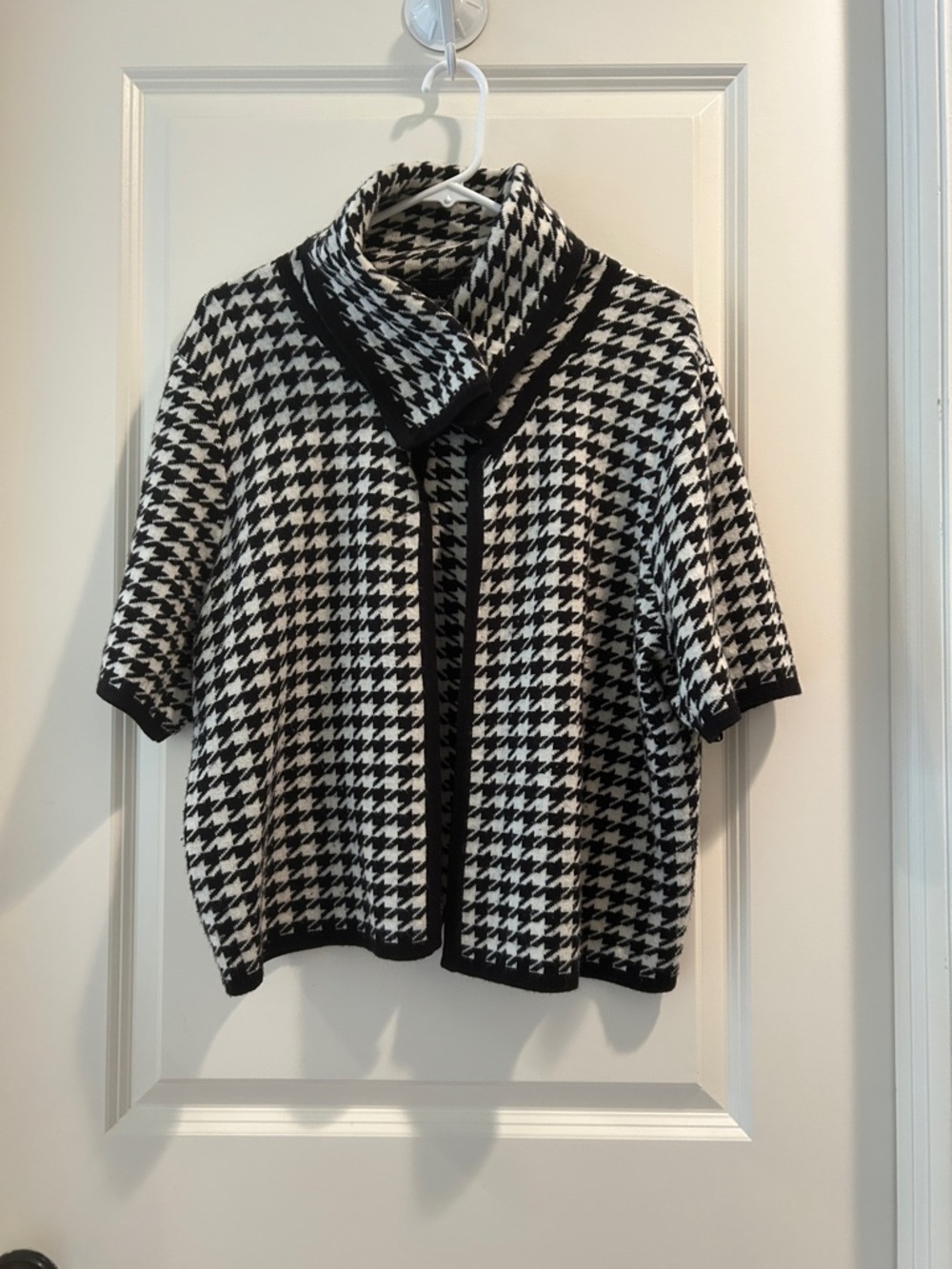 Alexandra Bartlett Black & White Houndstooth Short Sleeve Knit Cardigan size XL